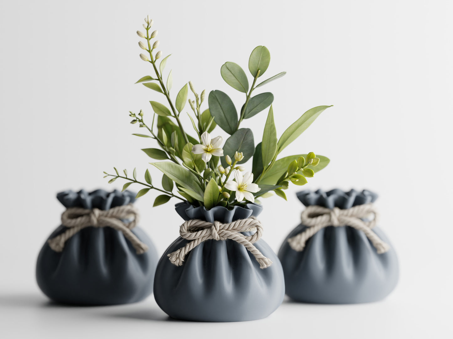 Lazora Vase