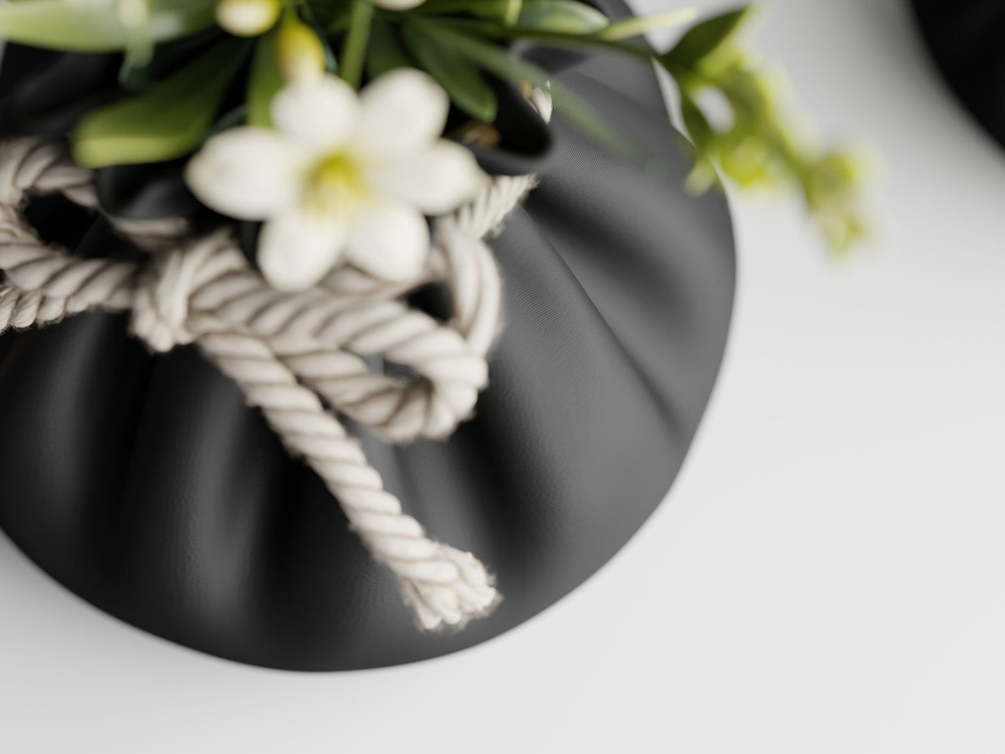 Lazora Vase