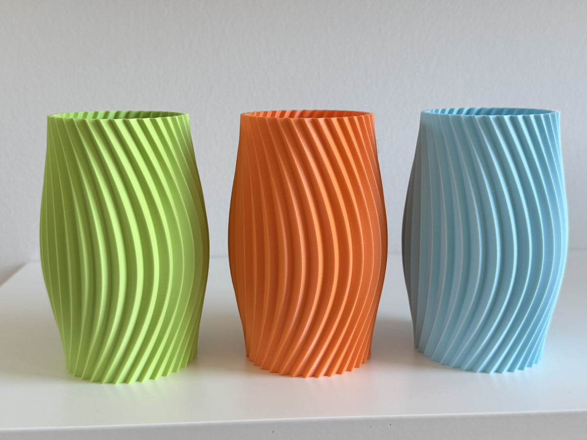 Elegant vriden vas - 12 cm